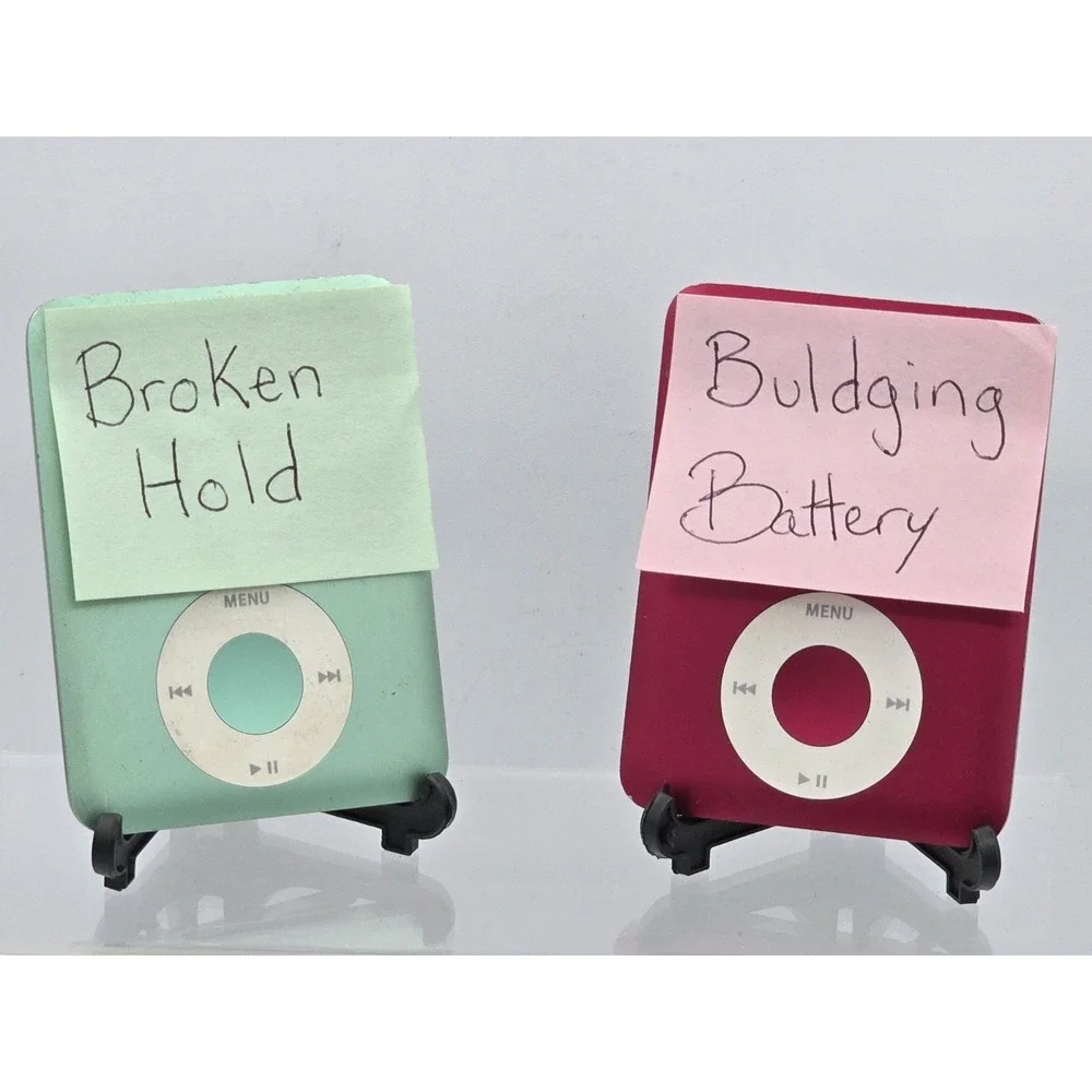 2 Apple iPod nano 8GB - 3rd Generation‎ - Green & Red A1236 For Parts! SEE PICS!
